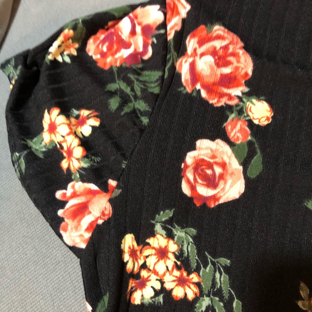 Rose Top - Picture 4 of 5